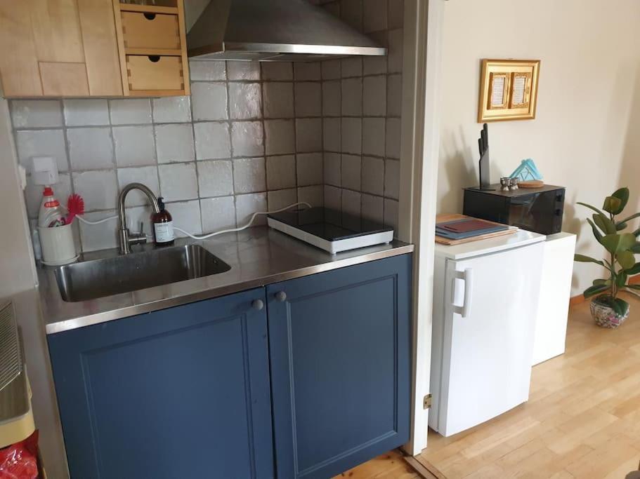 Centrala Stan- 2-Rums Gaestsvit, Perfekt Foer Kollegor Som Oenskar Separata Rum Umea Exterior photo